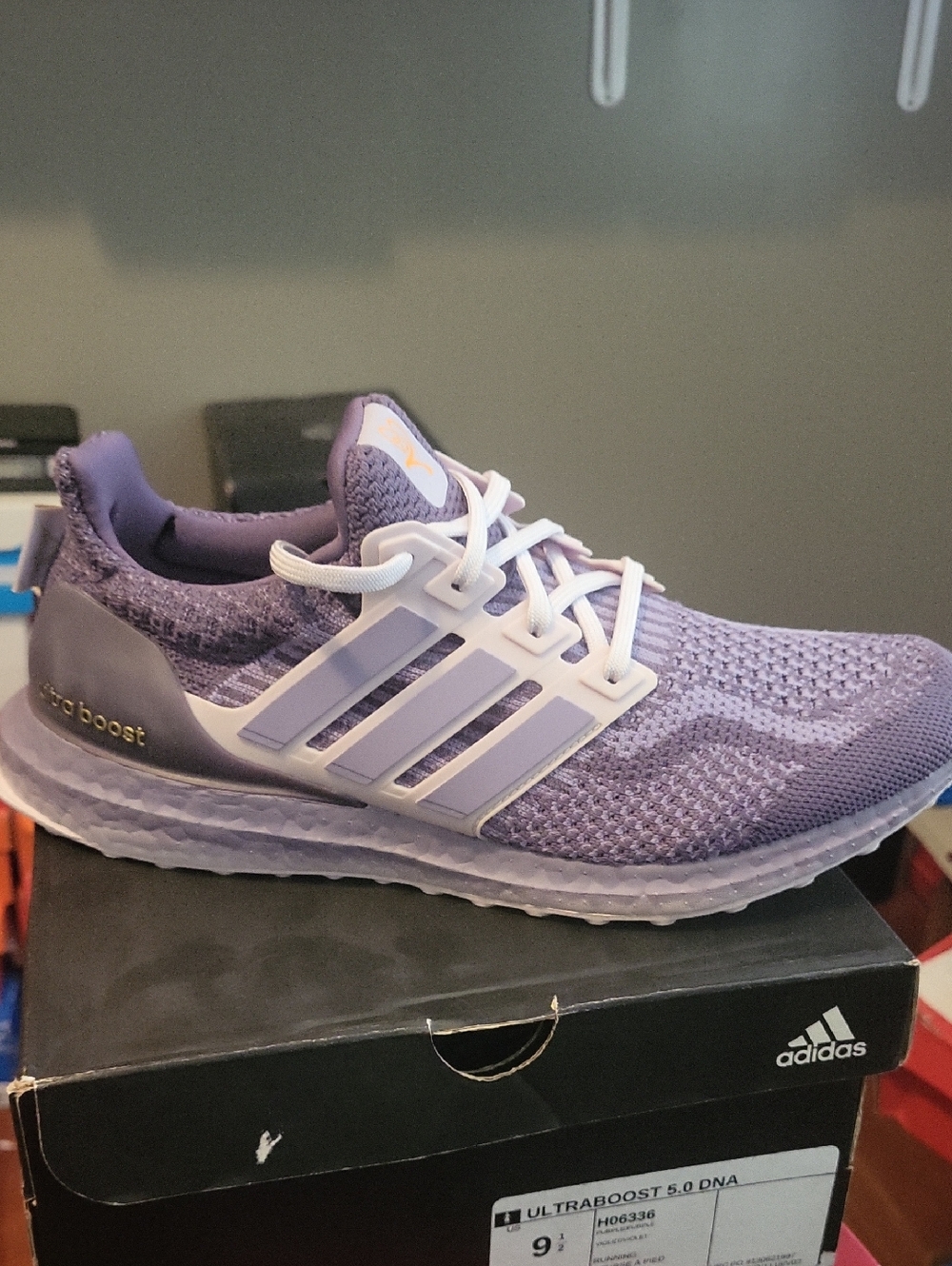 Adidas Ultraboost 5.0 DNA Purple Women's 9.5 Medium.BRAND NEW WITHOUT BOX.